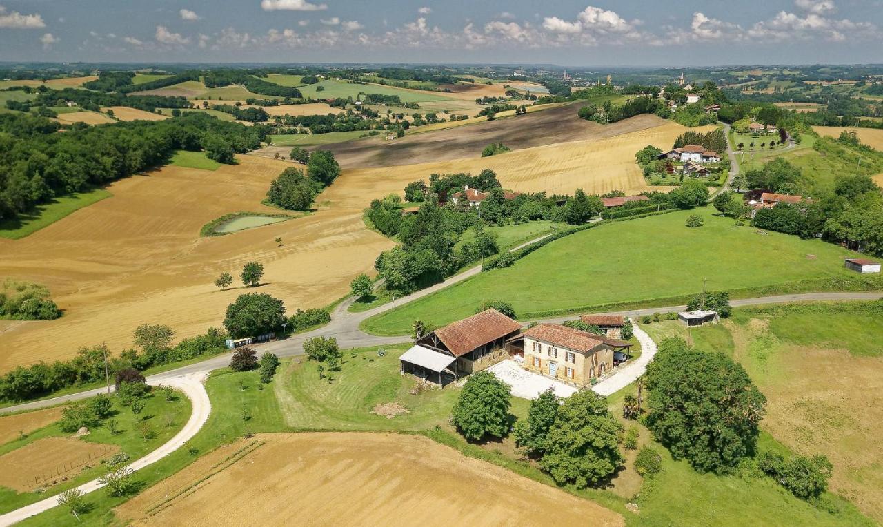 Le Guitou Villa Monlezun Buitenkant foto