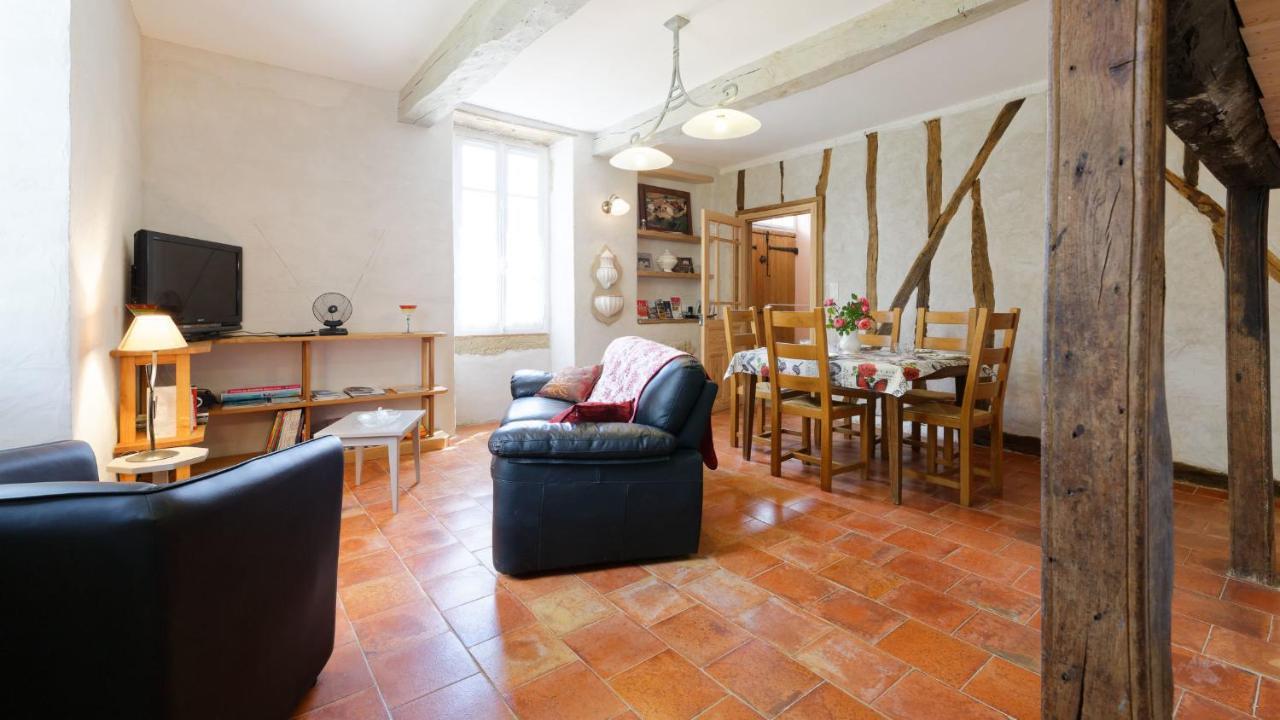 Le Guitou Villa Monlezun Buitenkant foto